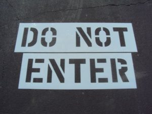 DO-NOT-ENTER-Parking-Lot-Stencil